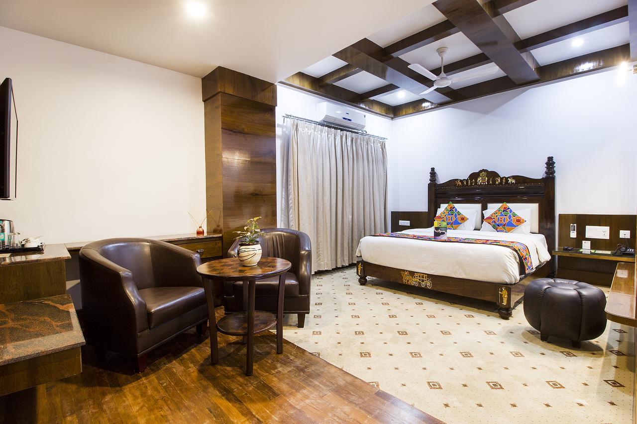 Hotel Lok Sagar Mysore Eksteriør bilde